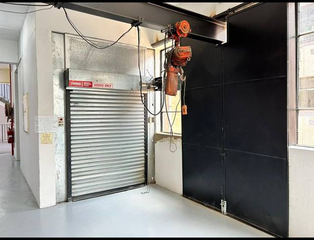 281M² WAREHOUSE TO LET IN WYNBERG